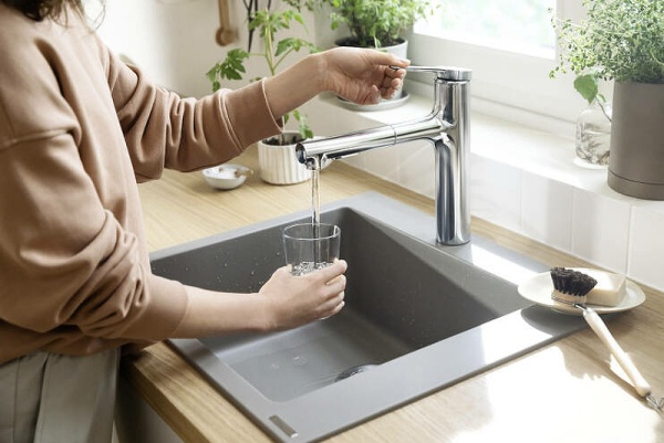 Смеситель для кухни Hansgrohe Zesis M33 74801670 Черный матовый